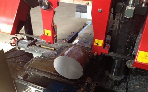 隆安卧式带锯床加工时出现明显振荡如何排查？